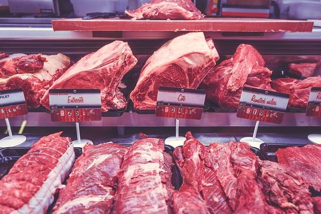 男子称永辉超市买牛肉实为猪肉 背后真相曝光水洗后发现肉颜色不对